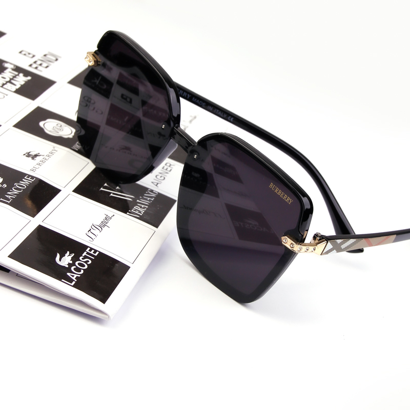 عینک آفتابی زنانه بربری مدل BB-33062 - تصویر 2