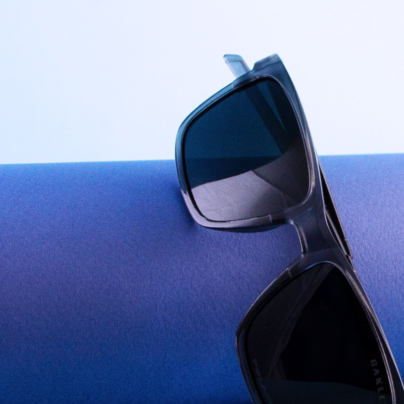 عینک آفتابی زنانه و مردانه برند Oakley مدل TO4917 - تصویر 4