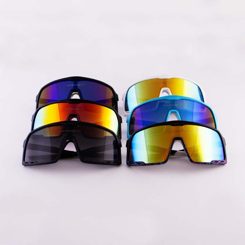 عینک آفتابی ورزشی زنانه و مردانه برند ورزشی Oakley مدل 9321-2 - تصویر 4
