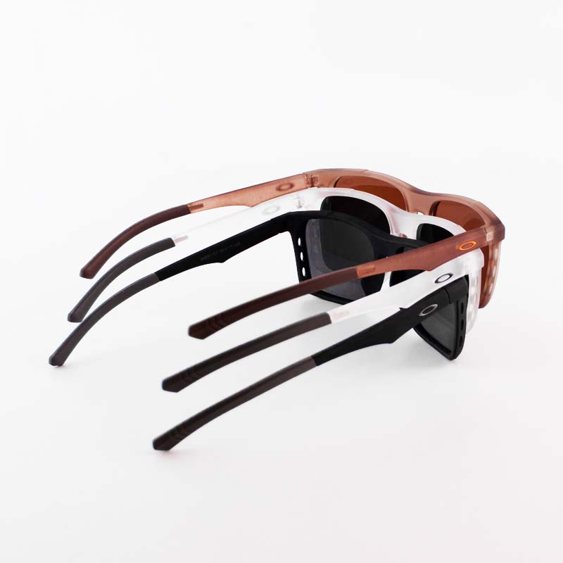 عینک آفتابی زنانه و مردانه برند Oakley مدل WG83103 - تصویر 5