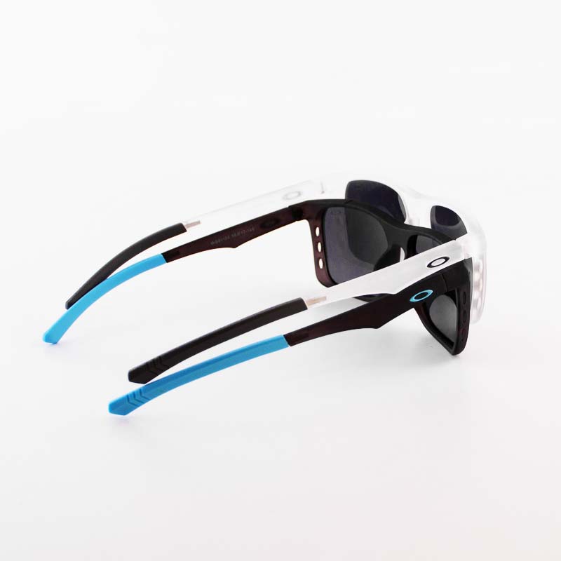 عینک آفتابی زنانه و مردانه برند Oakley مدل WG83103 - تصویر 6