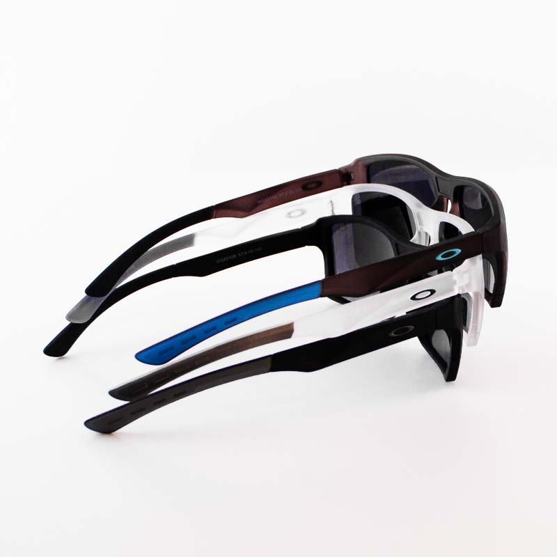 عینک آفتابی زنانه و مردانه برند Oakley مدل WG83106 - تصویر 4