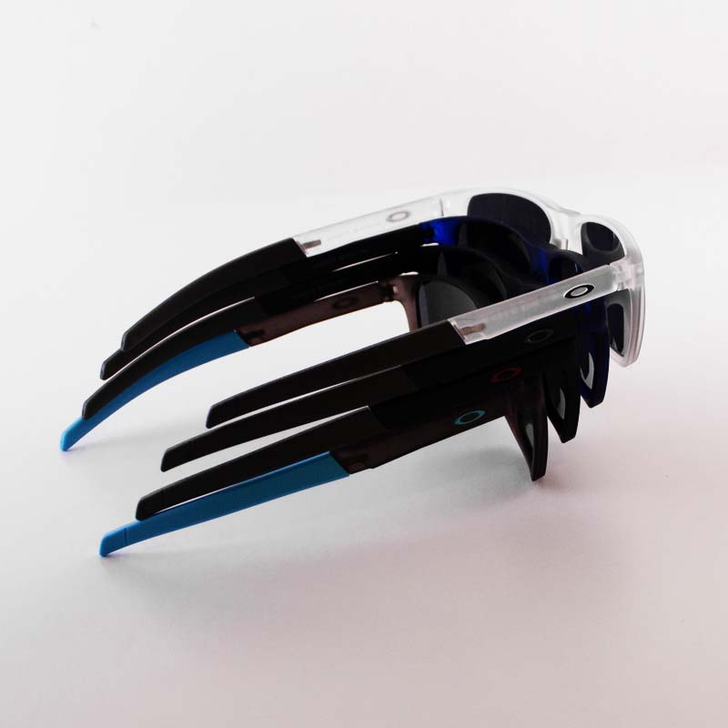 عینک آفتابی زنانه و مردانه برند Oakley مدل WG83111 - تصویر 5