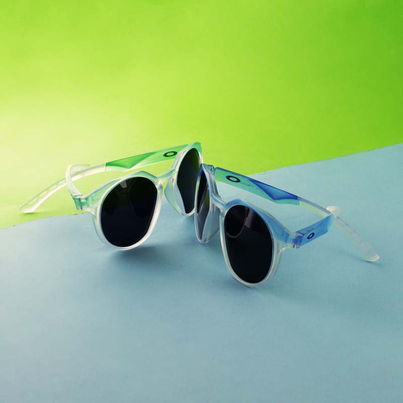 عینک آفتابی زنانه و مردانه برند Oakley مدل WG83117 - تصویر 2
